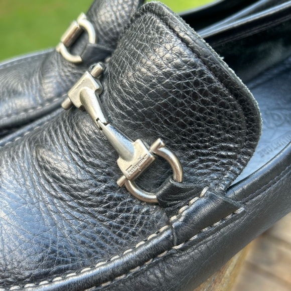 SALVATORE FERRAGAMO "MAGNIFICO" Black Leather Loafers Size 9 D - Picture 3 of 8